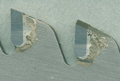 Die Hartmetall-Zähne des Kaindl XTR-S 2.0 Metall-Kreissägeblatts für Dry Cutter