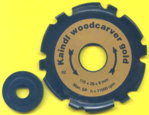 Der Kaindl woodcarver gold mit dem Abstandshalter / Adapter